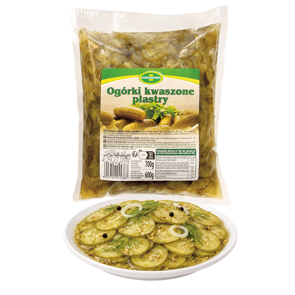 Zure gefermenteerde komkommers, geraspt