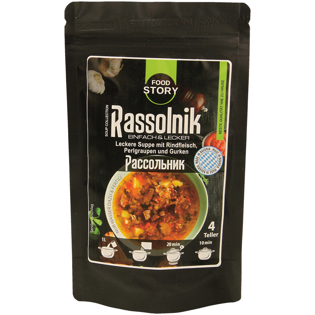 Soep "Rassolnik" met rundvlees, parelgort en komkommers