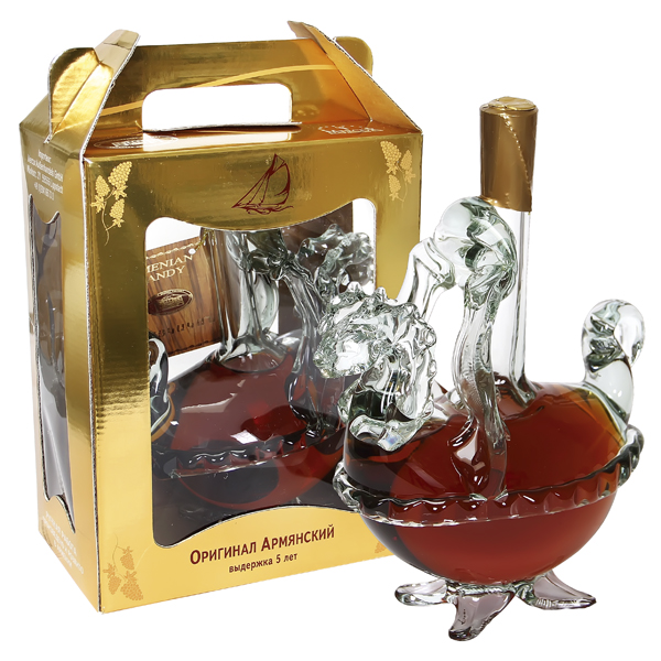 Armeense brandy "Jacht" 40% vol. in geschenkdoos