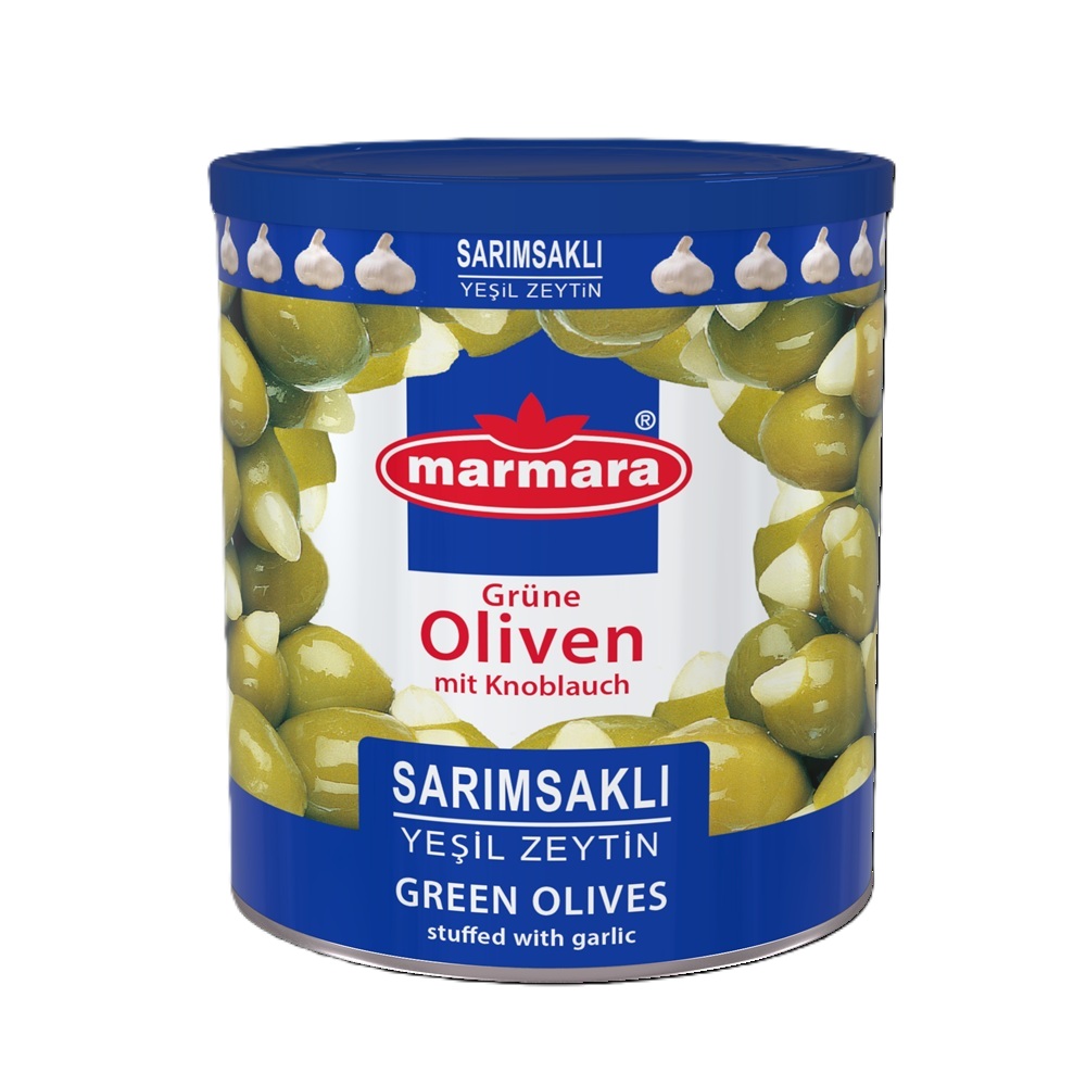 Groene olijven gevuld met knoflook