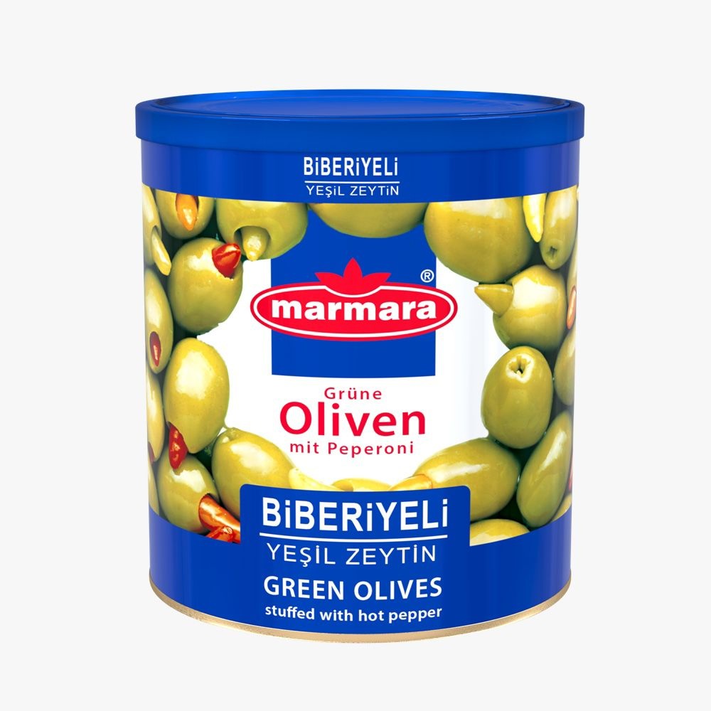 Groene olijven gevuld met pittige peperoni