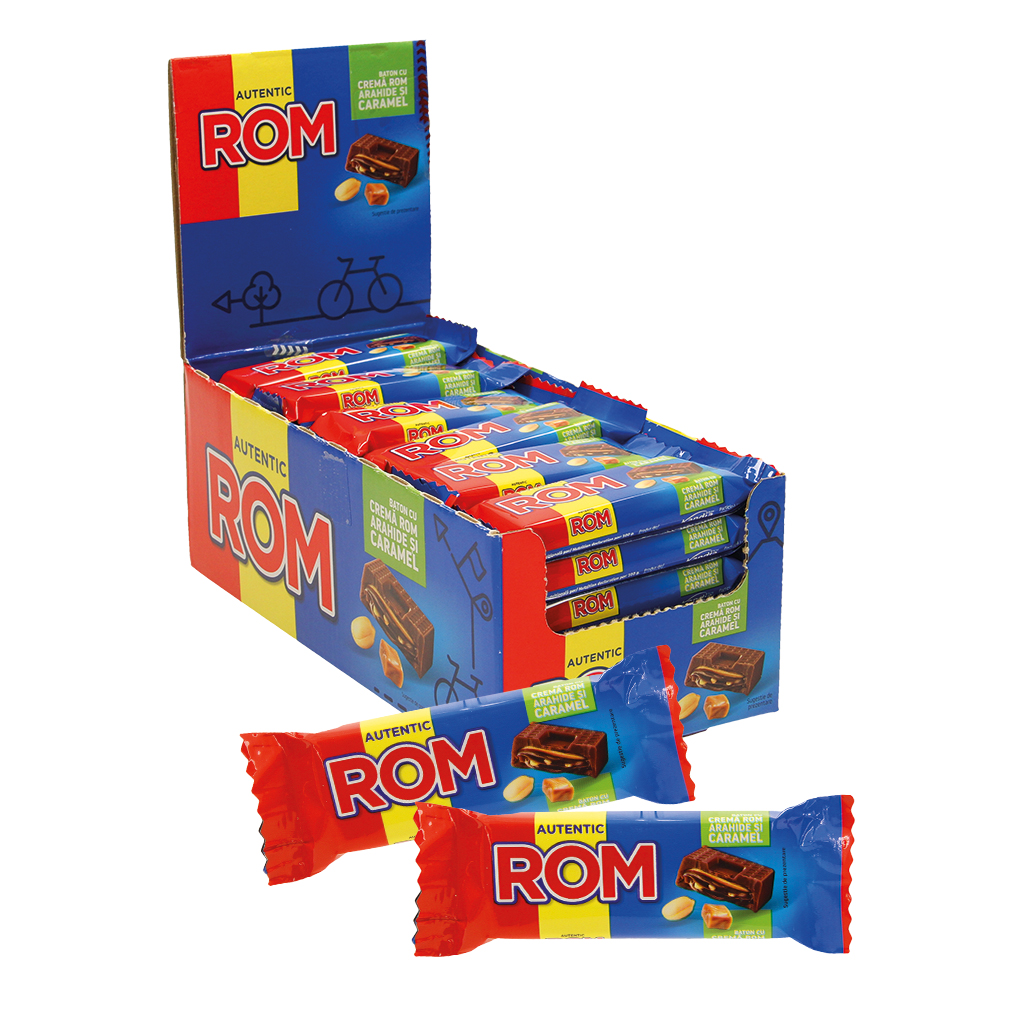 Reep "Baton met Romcrème, Pinda's en Karamel" uit cacaohoudende vetglazuur met 26% vulling met rum smaak, 11,8% zachte karamel en 2,3% pinda's.