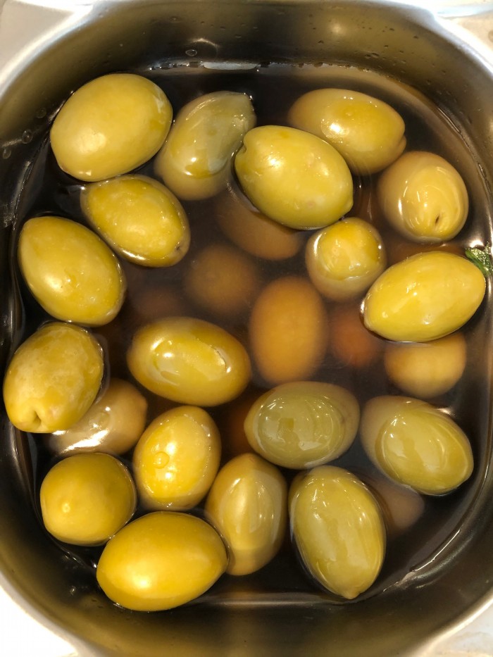 Оливки зелёные