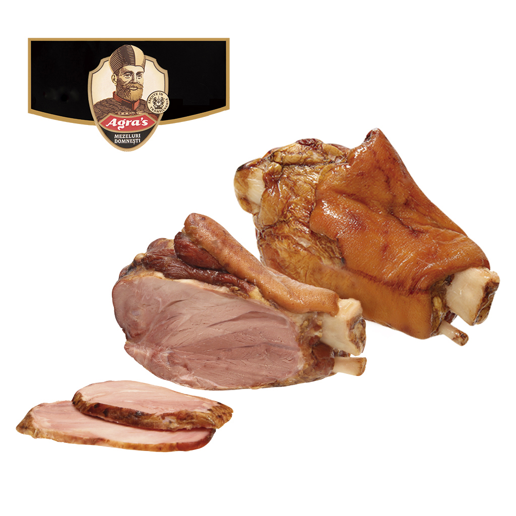 Gerookte varkensknie in vacuümverpakking. Gekookt, gerookt. Met melk- en soja-eiwit, met rookaroma.