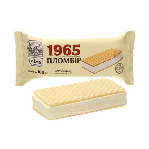 [04914] IJs met vanillesmaak tussen twee wafels