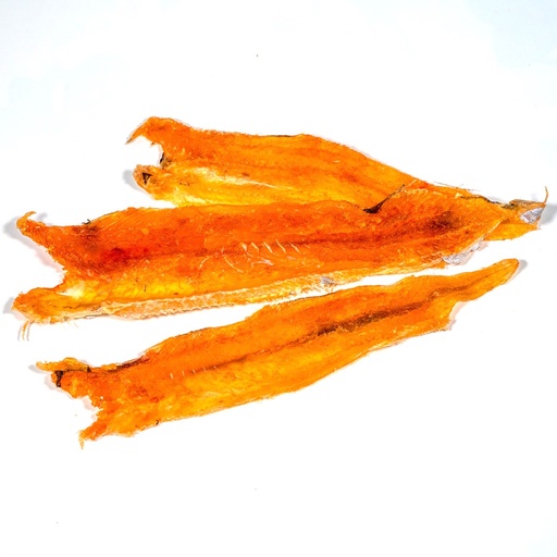 Голубая путассу (Micromesistius Poutassou), разделанная на филе пополам, сушеная с перцем